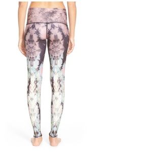 Teeki eagle feather hot pant